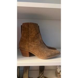 ABLE Erika boots size 8 genuine leather suede